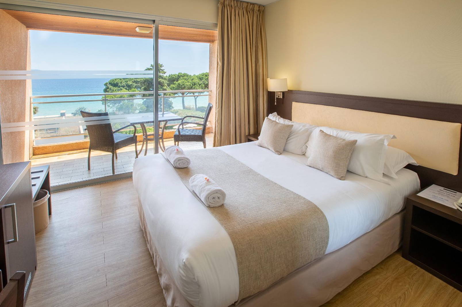 Chambre standard vue mer à l'hôtel à Ajaccio en bord de mer | Hôtel La Pinède