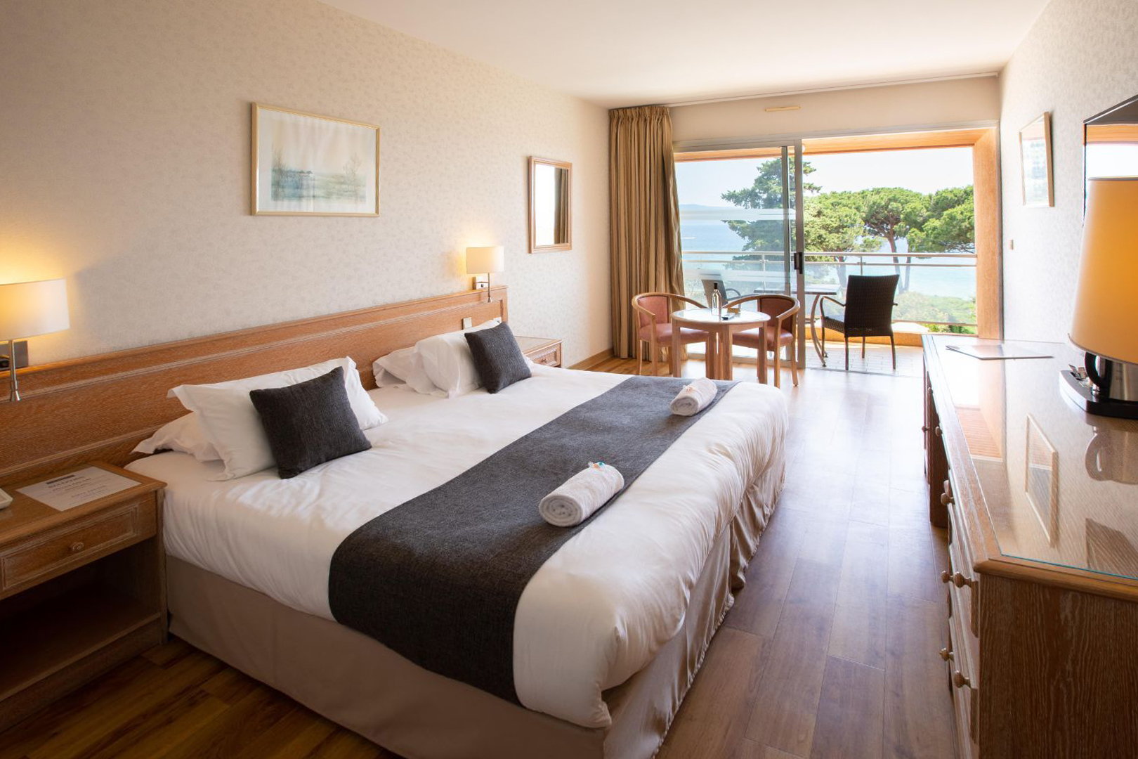 Chambre double supérieure à l'hôtel à Ajaccio en bord de mer | Hôtel La Pinède